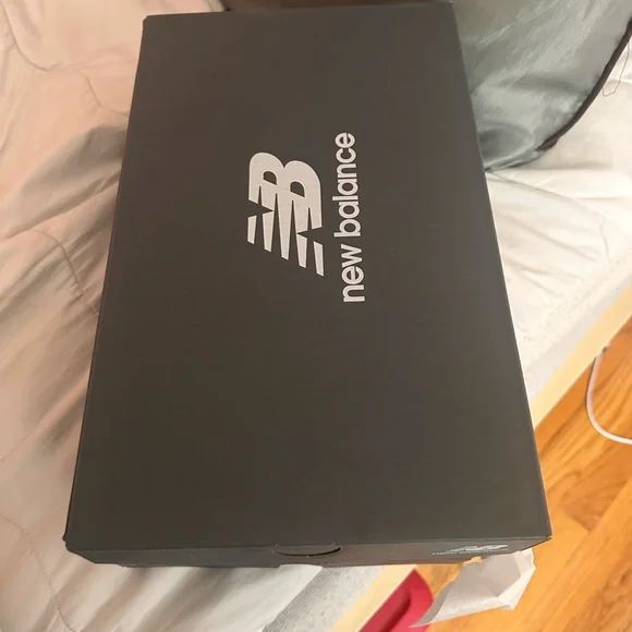 New Balance 327 Black and White Women's Lifestyle Shoes, Size 10.5 - Picture 2 of 5